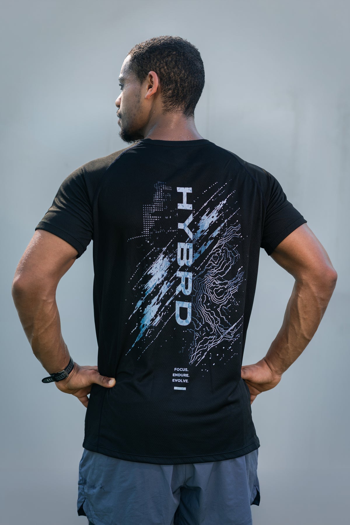 STRIDE PERFORMANCE TEE